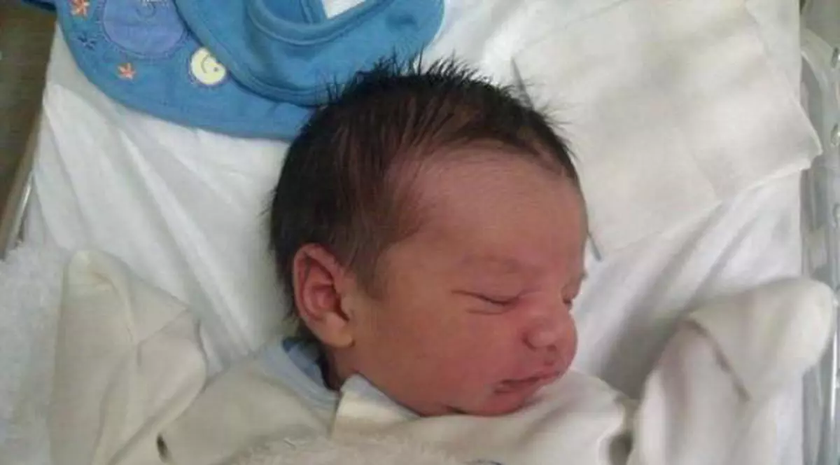 El este fiul lui Messi. Seamănă cu superstarul Barcelonei?