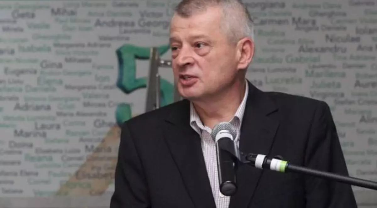 Oprescu se teme de afişele electrorale