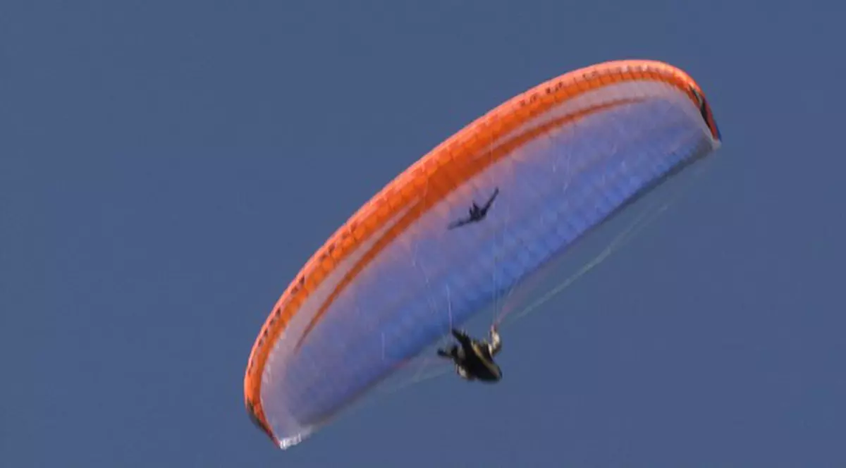 Doi bărbați au căzut cu paramotorul în lacul Comana. Unul dintre ei a murit
