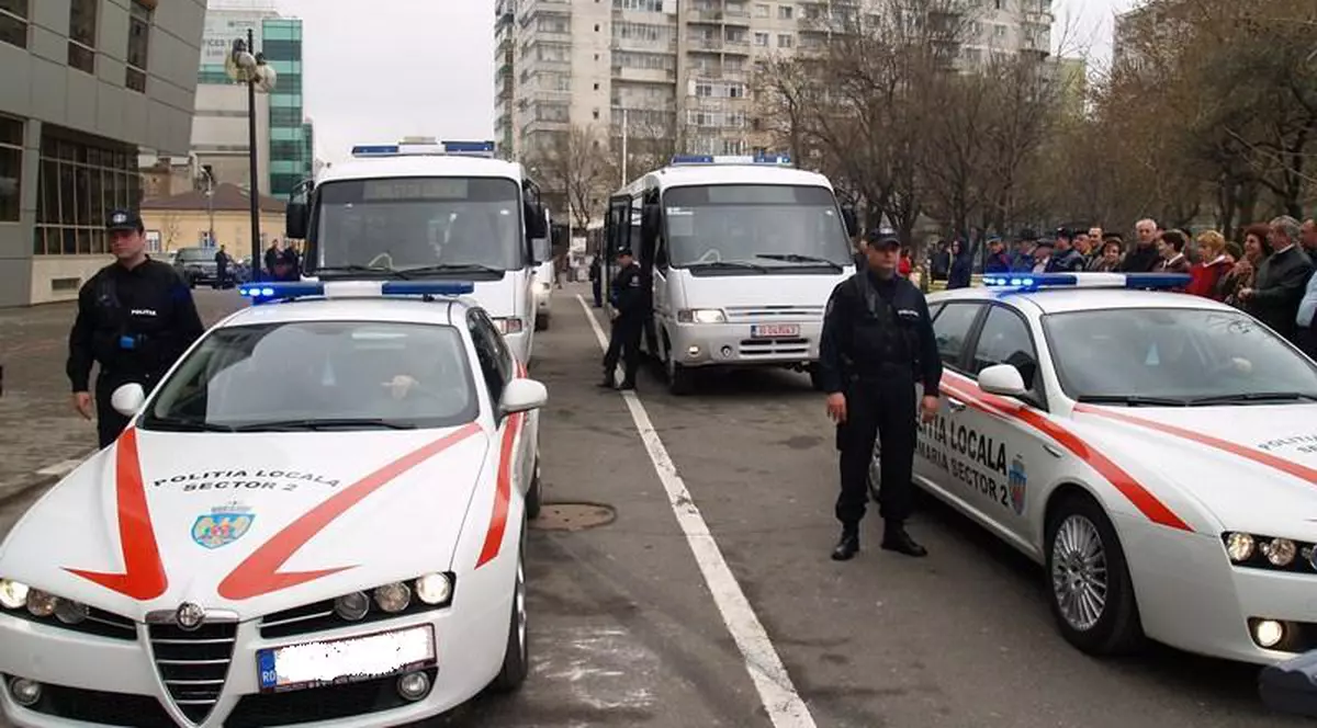 a început aplicarea tratamentelor de combatere a ţânţarilor în parcurile