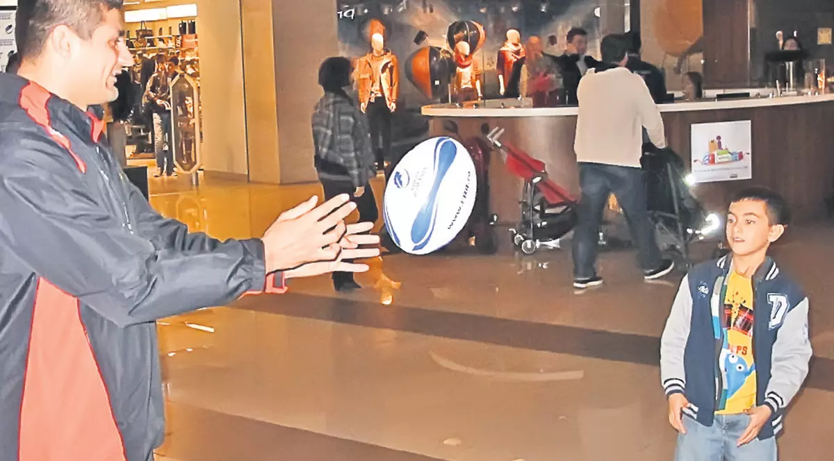 Pase cu fani, poze cu actori