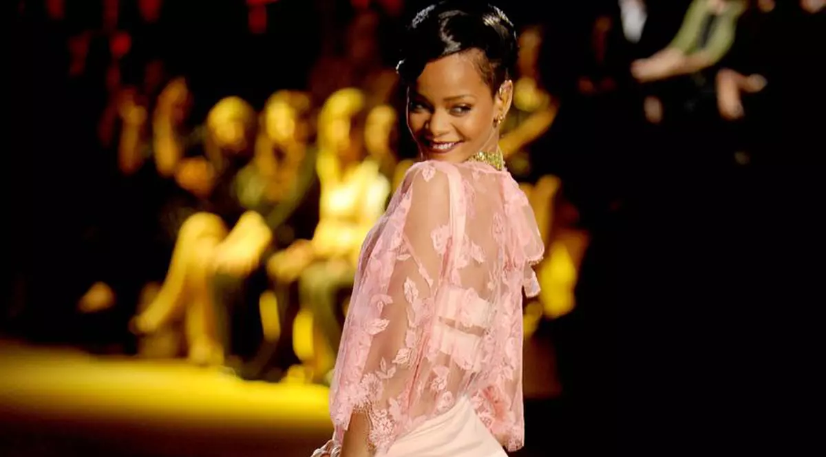 Rihanna a avut un ȘOC la MTV Europe Music Awards 2012