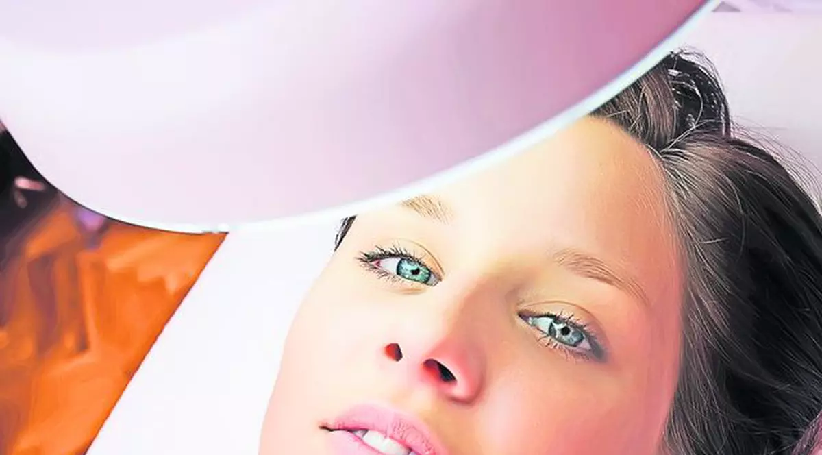 Toamna asta gri te lasă fără vlagă? Terapia cu lumină îţi reîncarcă bateriile