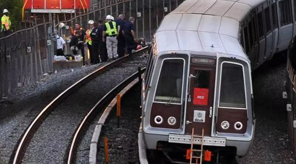 GEST DISPERAT! Un român din Italia a încercat să se sinucidă aruncându-se în faţa trenului