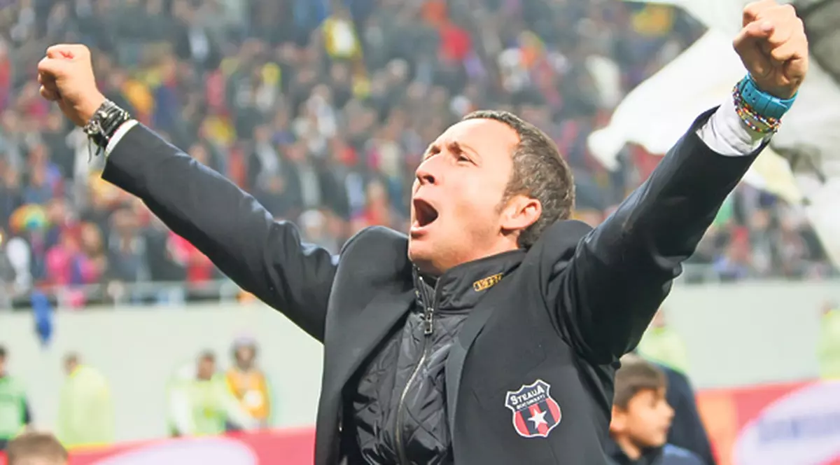 După victoria din derby, Mihai Stoica o ia la mişto pe Dinamo: "Îi salut voios de la 13 puncte distanţă"