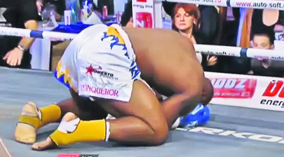 Moroşanu loveşte la podea!