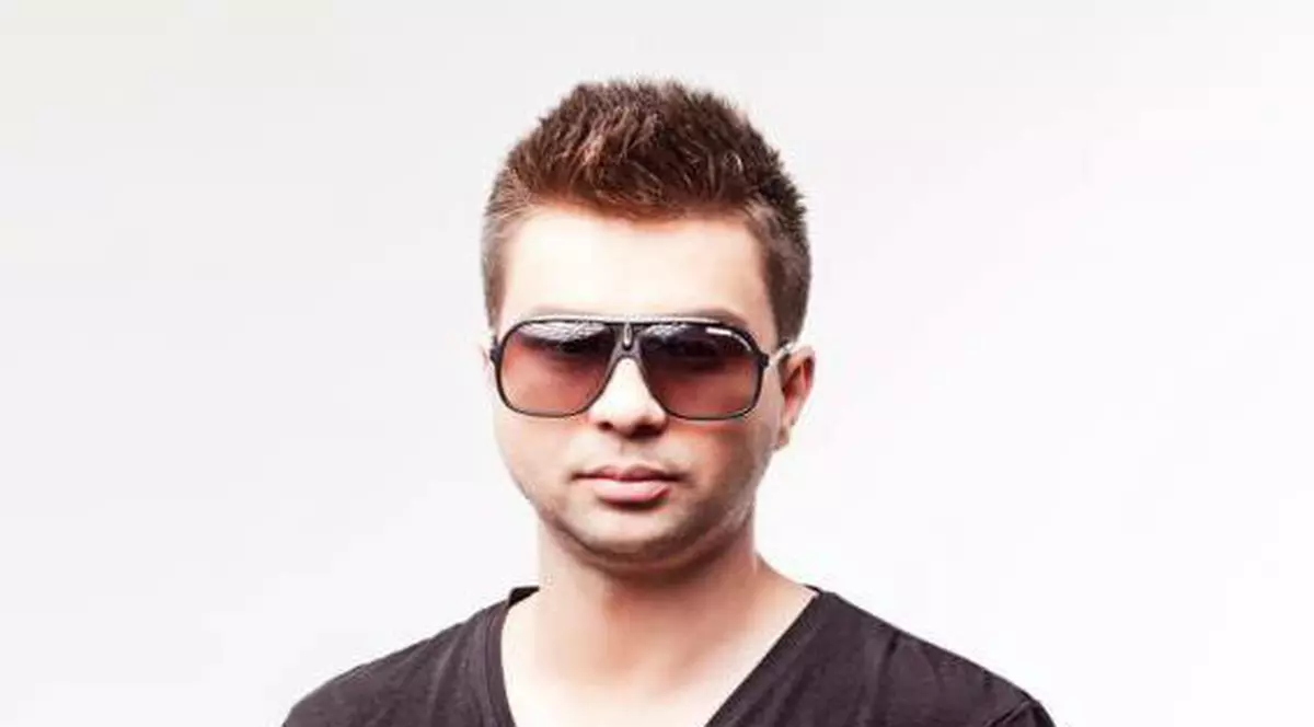 Tony Ray a strâns peste 10 milioane de vizualizări pe Youtube cu hit-ul internațional "Chica Loca"