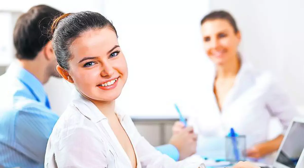 Cum îţi păstrezi locul de muncă? 6 paşi ca să fii bine văzut de toată lumea