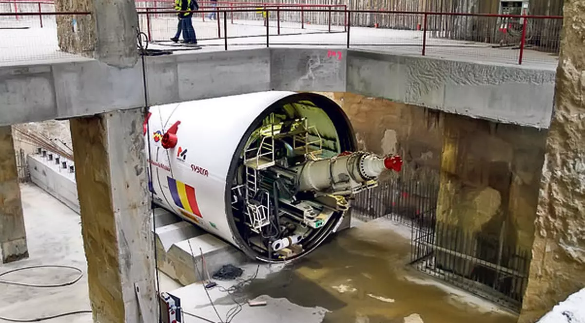 «Cârtiţele» vor termina o staţie în 25 de zile | Utilajele care vor săpa la metroul din Drumul Taberei se pregătesc de forare