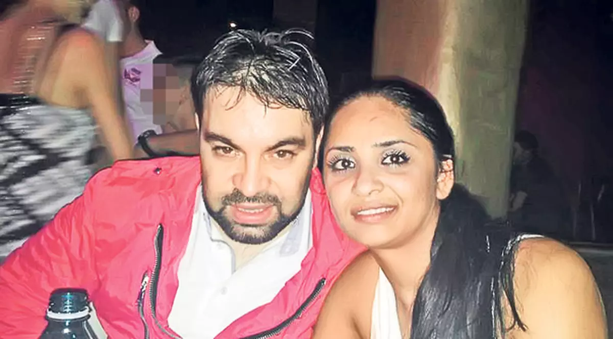 CÂT DE INTELIGENTĂ e IUBITA lui SALAM! IATĂ cum ÎI PUNE LA ZID pe românii care au savurat subiectul IOANA TUFAR