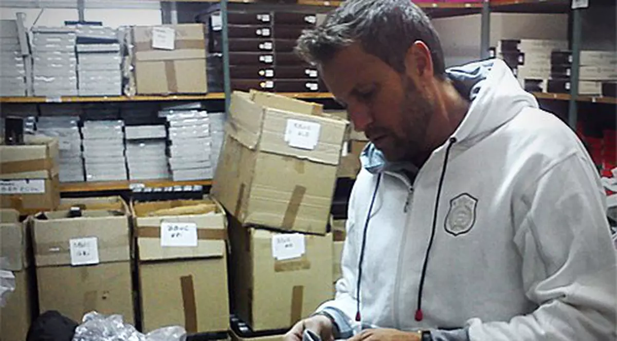 Te-ai fi aşteptat la aşa ceva? Vezi de unde SE APROVIZIONEAZĂ cu HAINE Cătălin Botezatu! FOTO