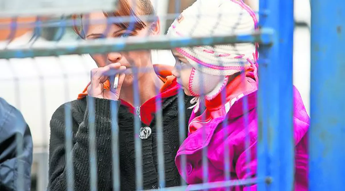 De la 1 ianuarie viciile te pot arde la buzunar: Dacă fumezi în parc, iei 5.000 de lei amendă!