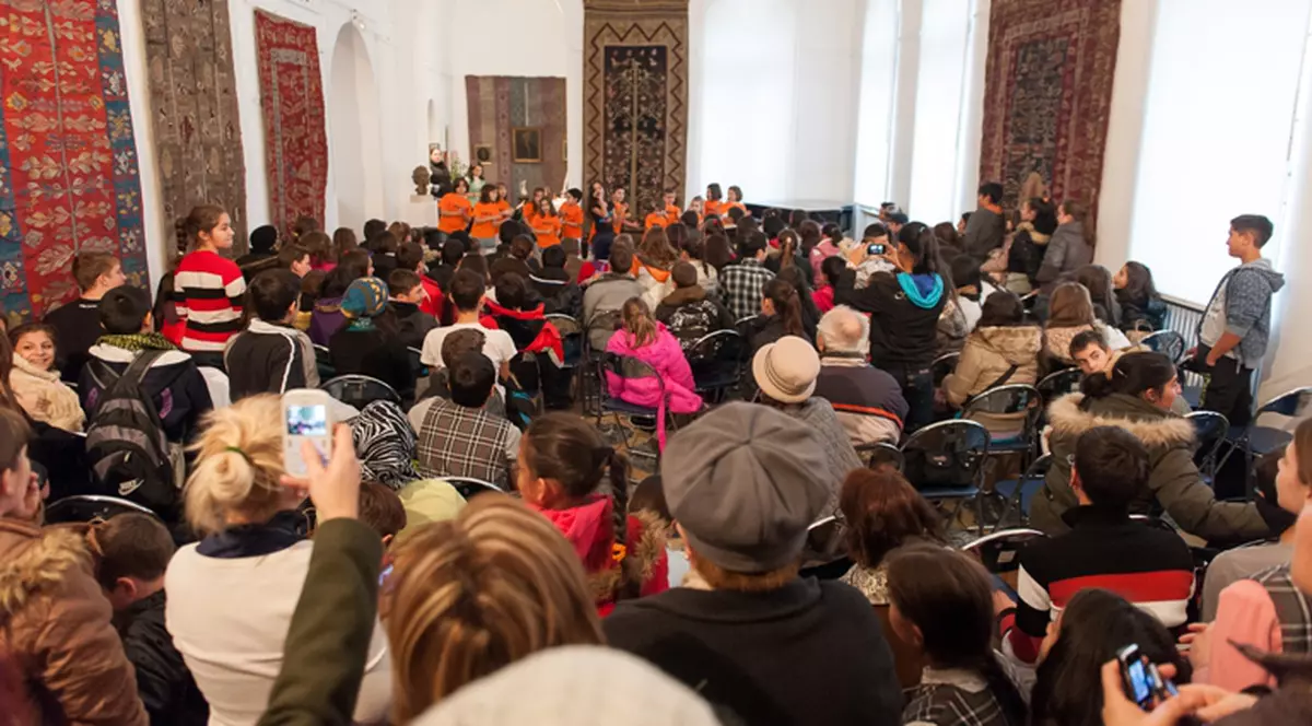 Moş Nicolae a venit şi la copiii din centrele de plasament din Capitală