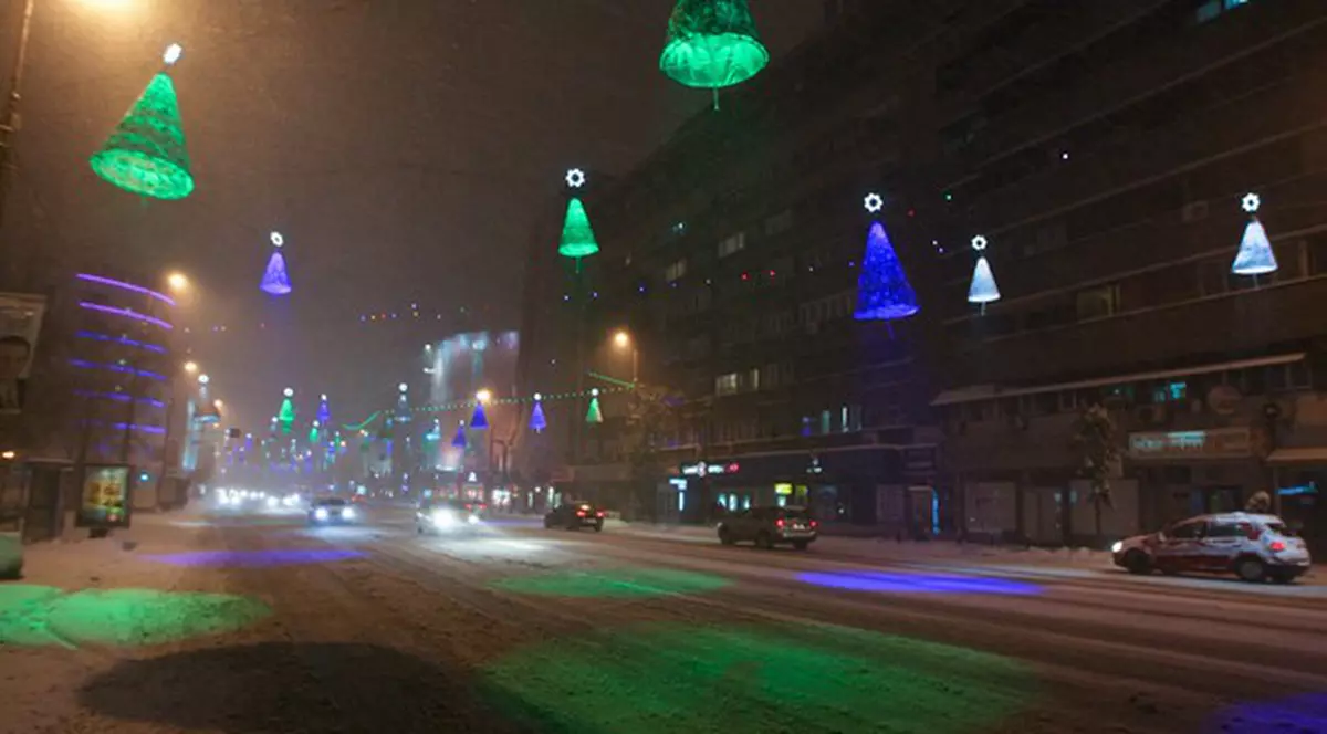 Zăpada a venit, Oprescu a trecut la treabă şi a cerut deszăpezirea străzilor secundare, a trotuarelor şi a staţiilor RATB