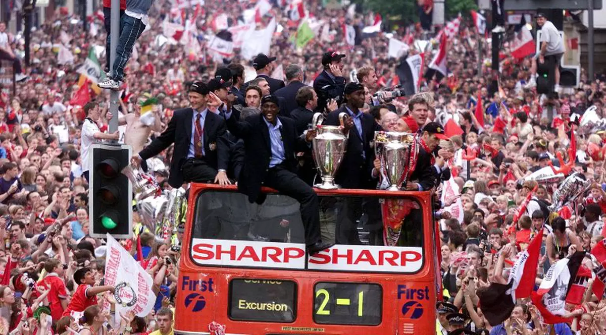 Al DOILEA ROMÂN la Manchester City. Vezi cine a ajuns la campioana Angliei!