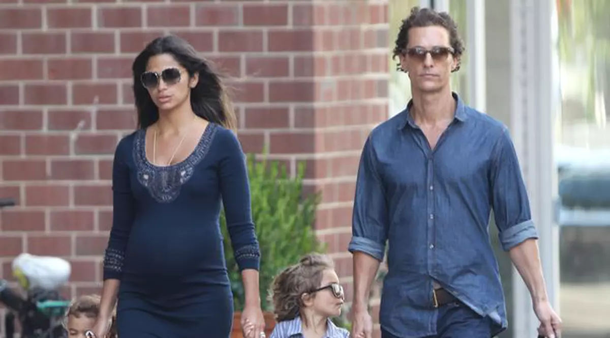 Arată ca un cadavru, dar e în culmea fericirii! Matthew McConaughey, tată pentru a treia oară