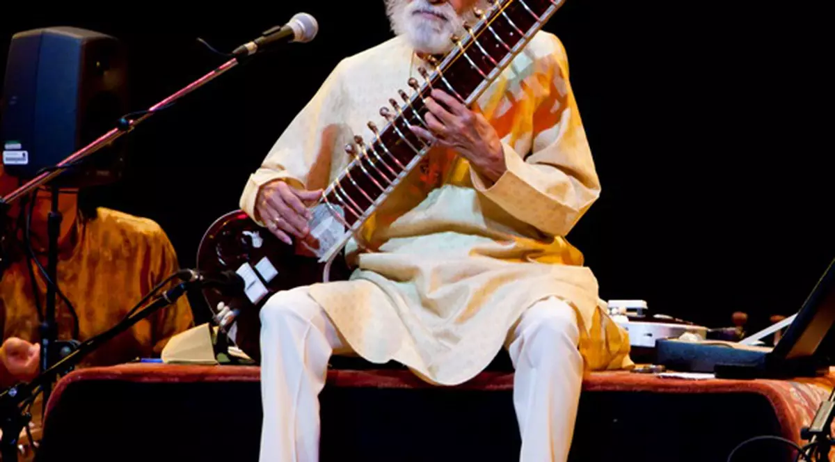 S-A STINS O LEGENDĂ A MUZICII! Ravi Shankar, maestrul indian care i-a inspirat pe Beatles, a murit