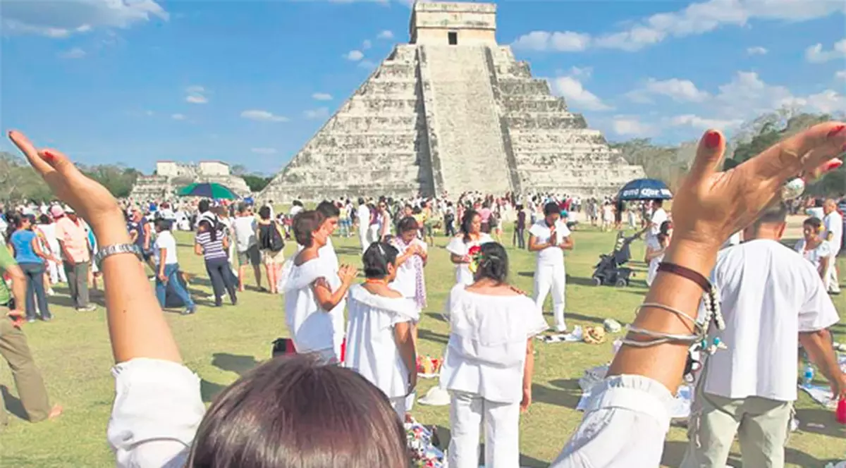 Apocalipsa e profitabilă. Sfârşitul lumii produce mii de dolari la piramidele mayaşilor