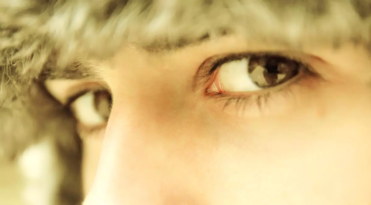 UN CUNOSCUT CÂNTĂREŢ DE LA NOI, internat la URGENŢĂ. Este suspect de meningită