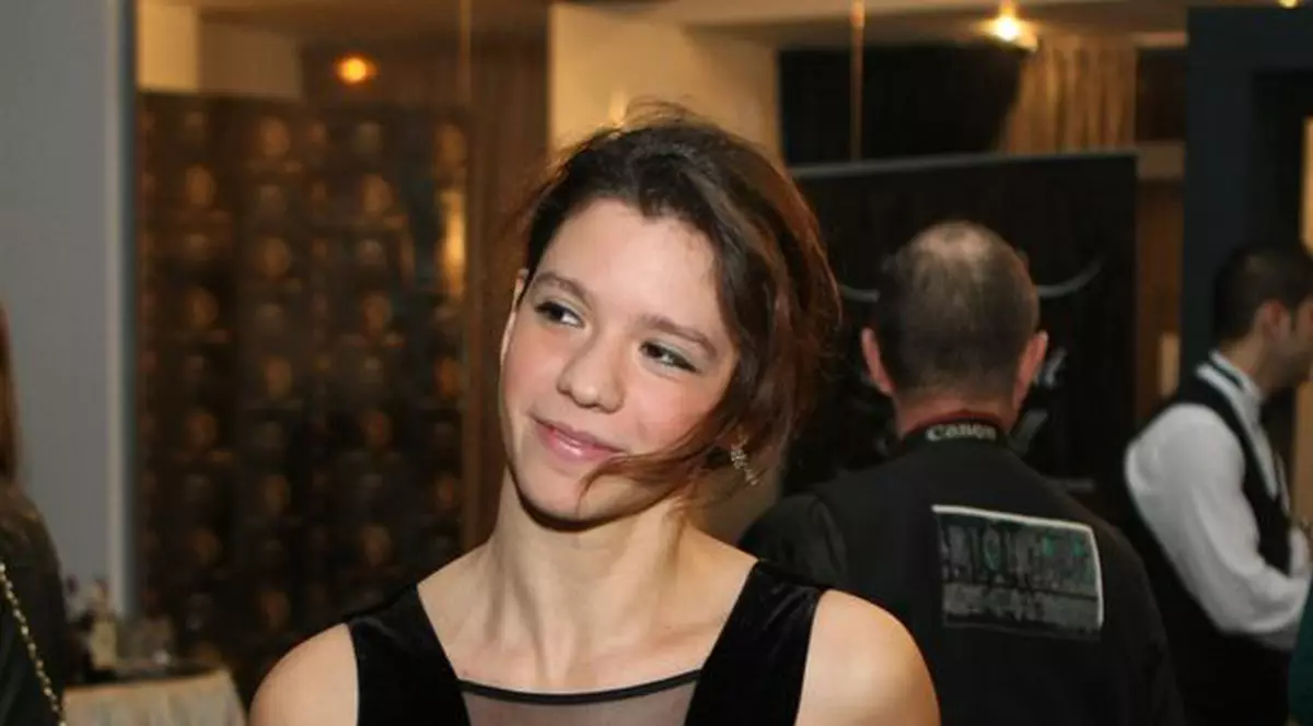 Ada Condeescu le-a luat faţa Andreei Marin şi Oanei Roman la un eveniment monden! Vezi cum a apărut!