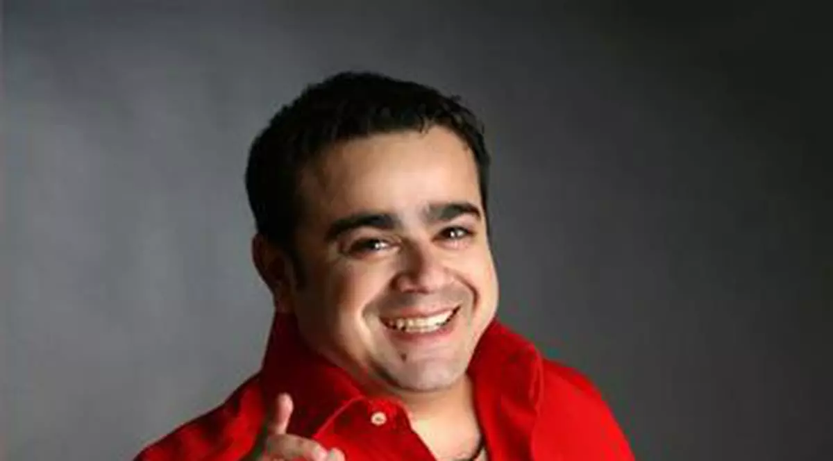 Adrian Minune, un adevărat METROSEXUAL: "Îmi place să fiu masat pe obrăjori, frunte, pe guriţă, pe năsuc!"