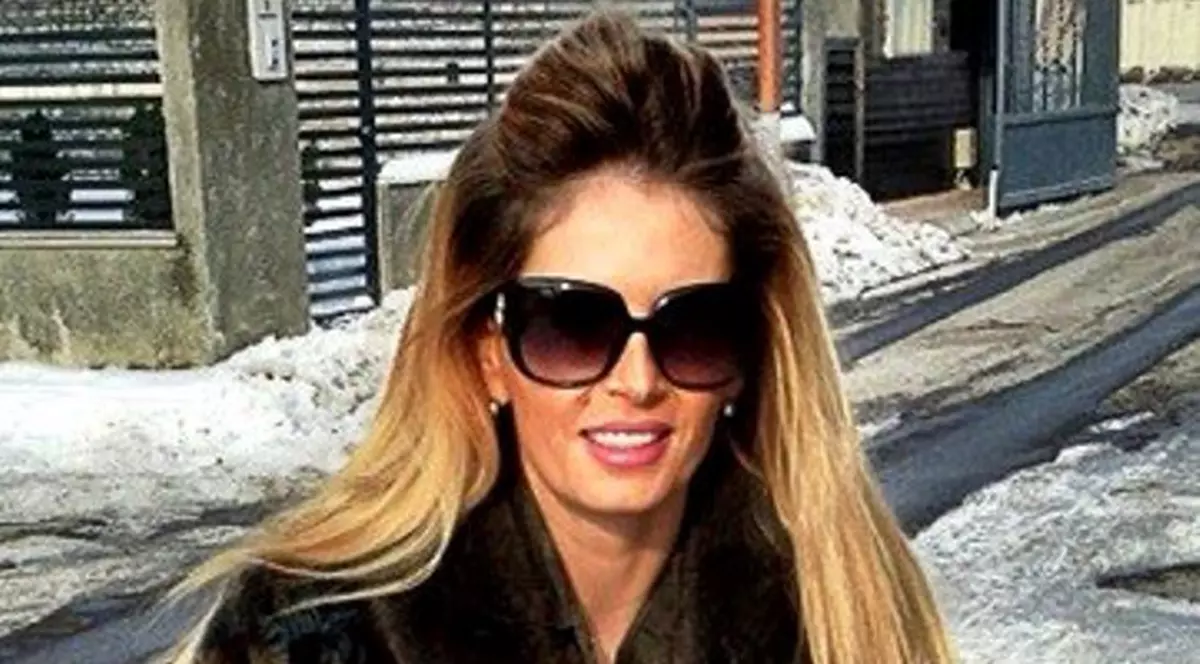 Andreea Bănică este atât de ocupată, încât nu are nici timp să mănânce! Vezi ce soluție a găsit ca să se poată hrăni! FOTO