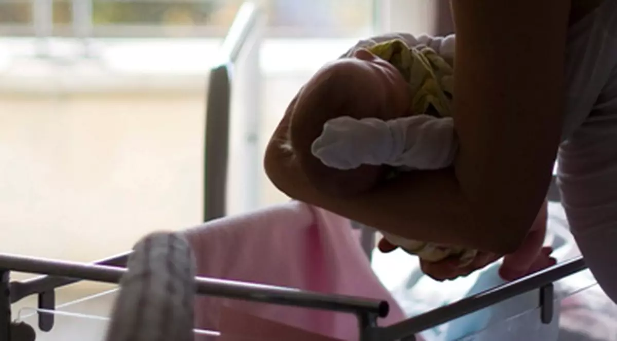 Bebeluş român dispărut dintr-un spital din Franţa. Principalii suspecţi sunt părinţii