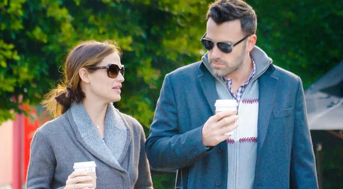 Ben Affleck, forțat de nevastă să renunțe la fumat. Vezi la ce metoda ULUITOARE a apelat pentru a scapă de viciu