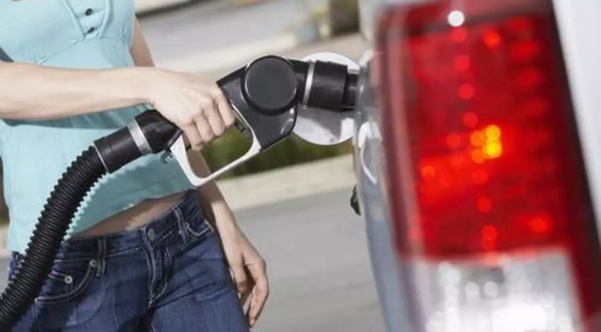 Benzinarii români ar trebui să se teamă? Ruşii deschid benzinării la noi