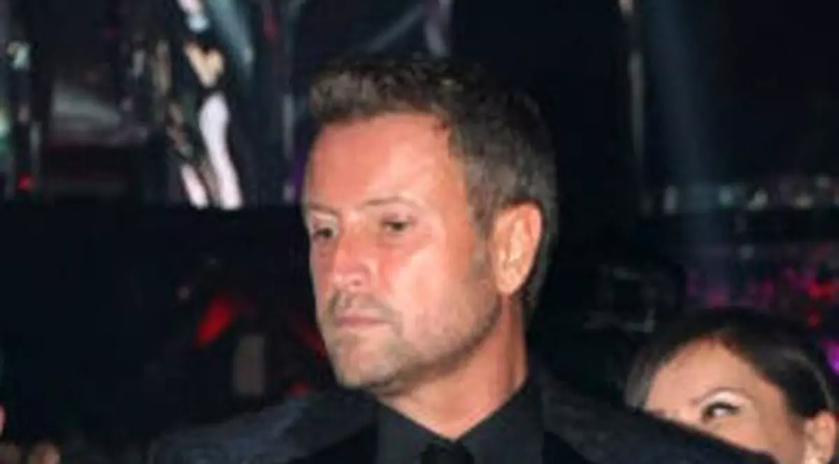 Obrazul subţire cu LUX se ţine! Cătălin Botezatu are pantofi cu PIETRE SWAROVSKI ca ai lui Puff Daddy! FOTO