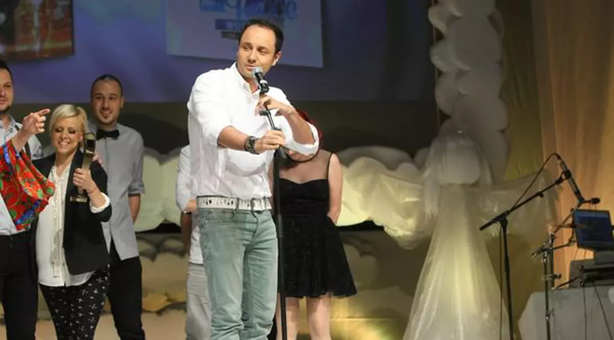 IRITAT de VLADIMIR DRĂGHIA, MĂRUŢĂ l-a TAXAT pe fostul "BURLAC", la Premiile TV MANIA