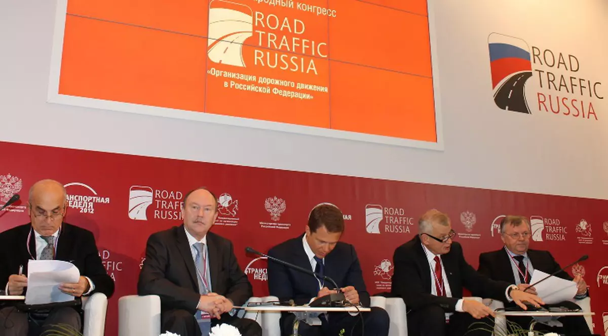 Oficialii de la Moscova l-au chemat pe Oprescu să-i înveţe să facă ordine în trafic