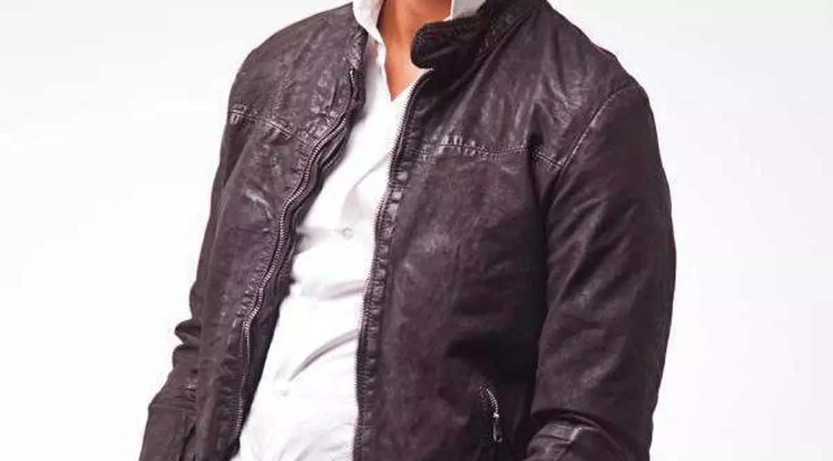 Super-vedetă, AMENINŢATĂ DIN CAUZA LUI CONNECT-R