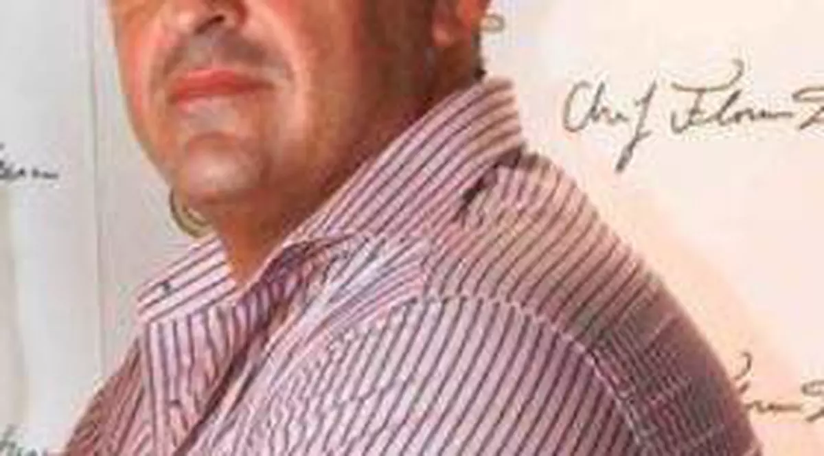 După ce a recunoscut că DIVORȚEAZĂ de TEO TRANDAFIR, Constantin Iosef S-A DISTRAT în CLUB cu altă FEMEIE! 