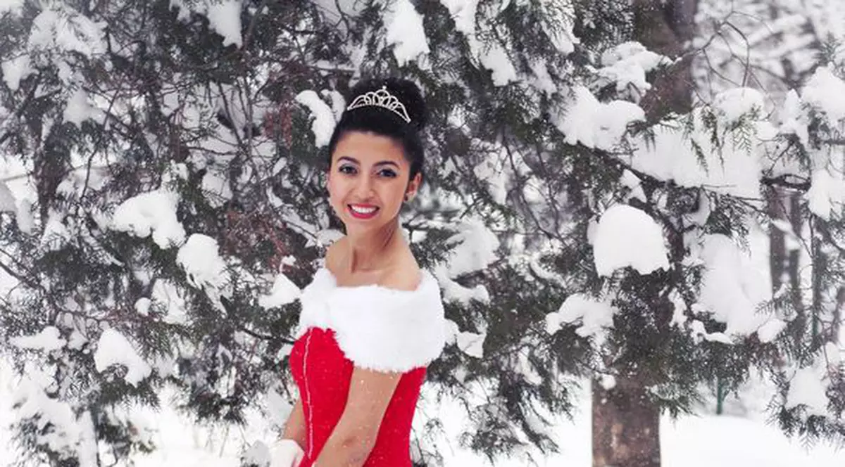 Dayah Mari a lansat piesa "E Crăciun" | AUDIO