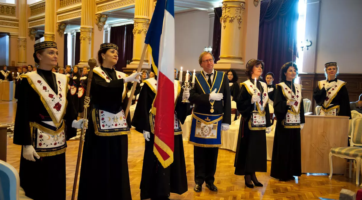 Avem câte o femeie-mason la fiecare 5.000 de românce