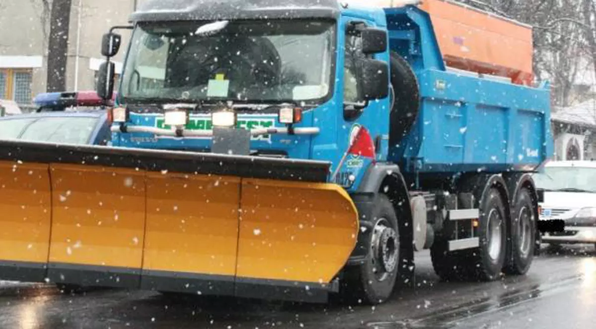 Peste 90 de utilaje pregătite să deszăpezească străzile Sectorului 1