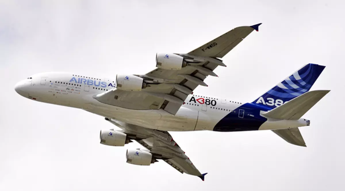 Prințul saudit Alwaleed bin Talal al-Saud, unul dintre cei mai bogați oameni din lume și-a tras palat zburător de 390.000.000 $