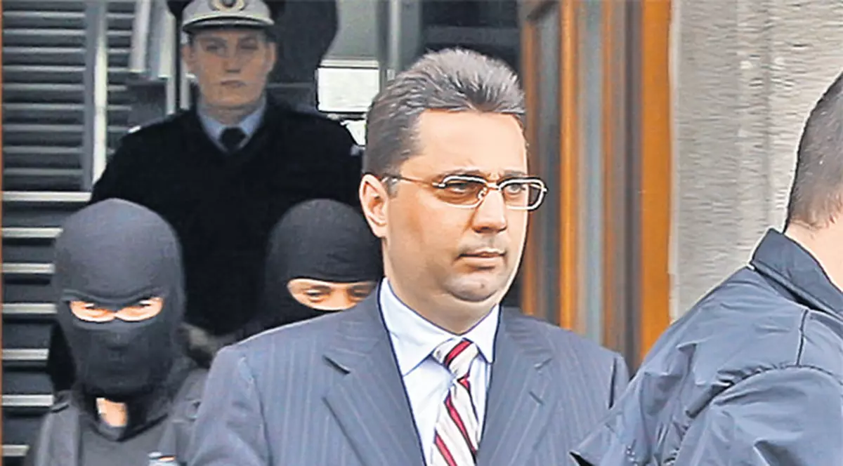 Milionarul Locic, săltat de mascați