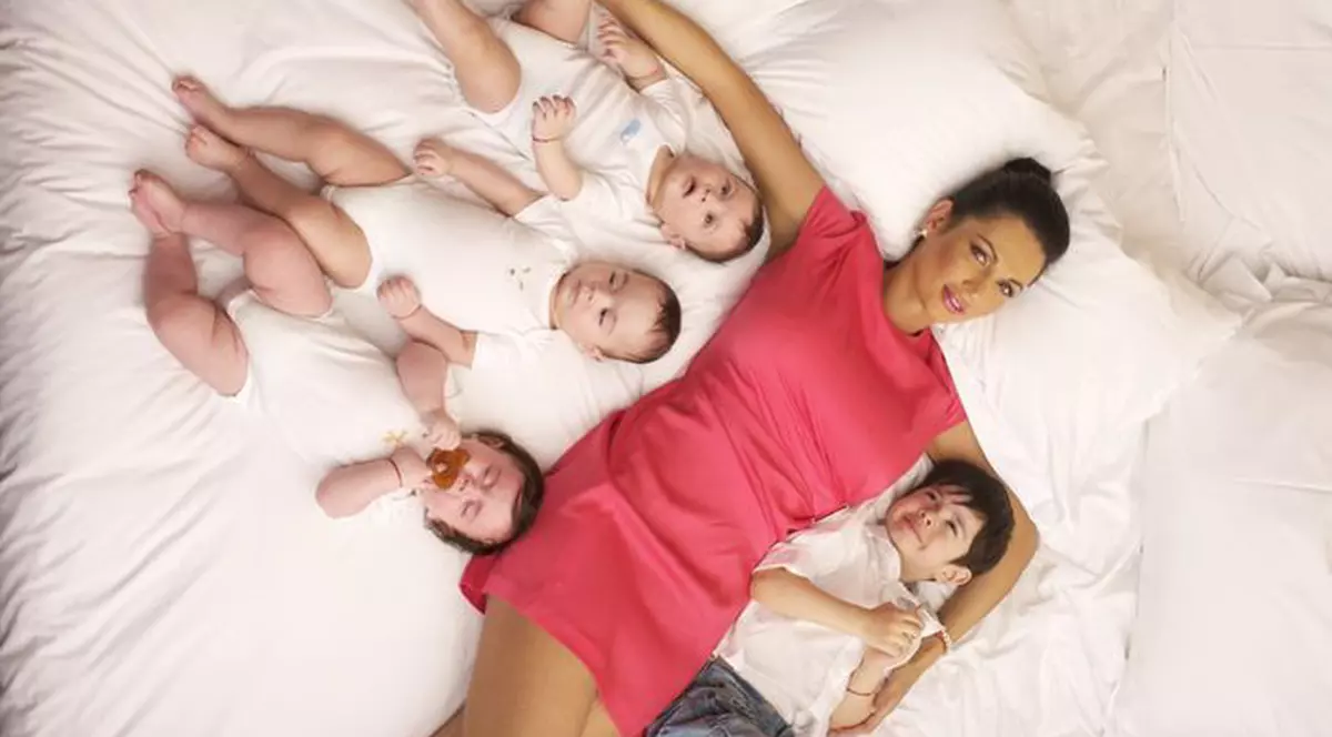 Nicoleta Luciu nu DOARME noaptea din cauza tripleților: "Trec printr-o perioadă dificilă"