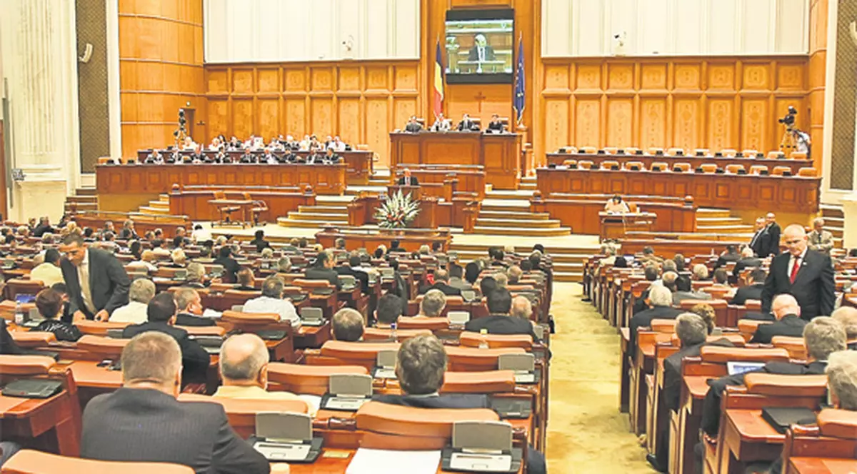 Aleșii au votat. Ziariștii vor încasa o pensie și jumătate!