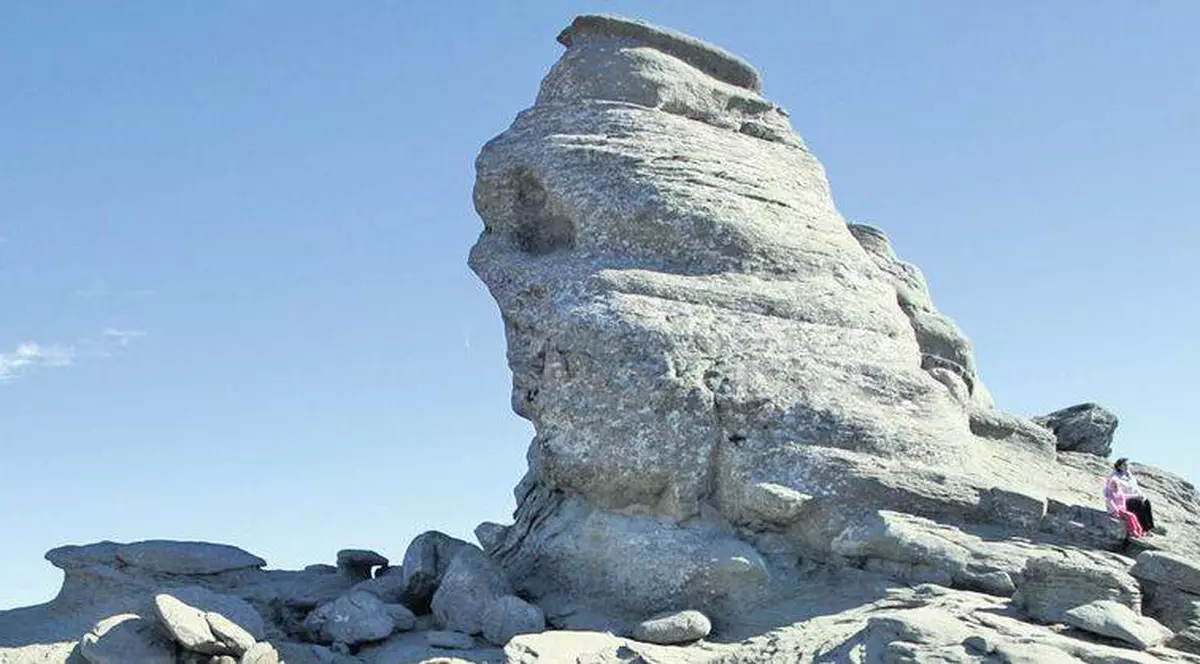 INVENTIVI! Cum scot românii BANI din SFÂRȘITUL LUMII