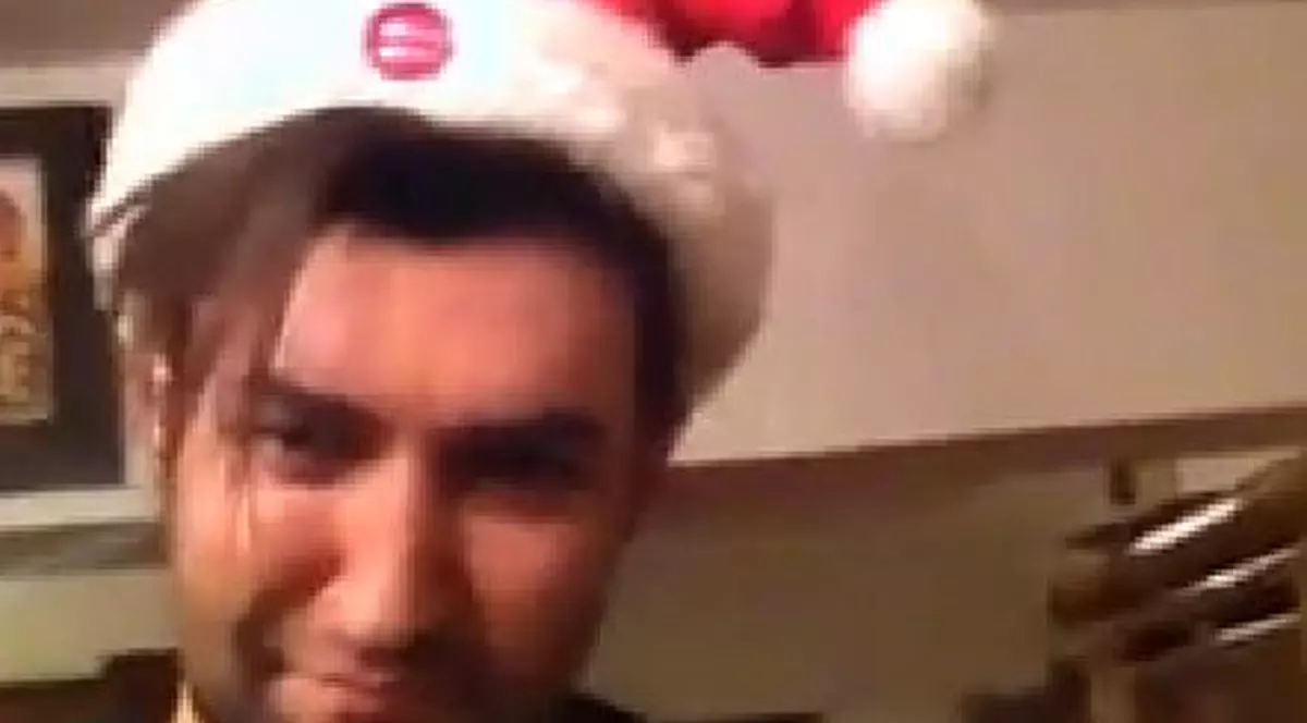 CĂCIULA cu... TALENT! Accesoriul cu care Smiley și-a amuzat prietenii virtuali | VIDEO HAIOS