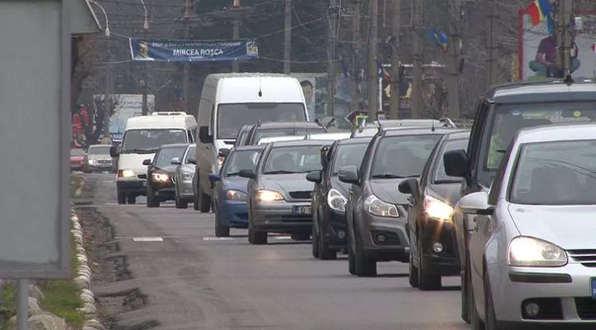 Trafic intens pe DN1. Se circulă cu 20 kilometri la oră
