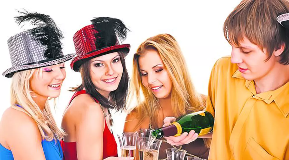 INCREDIBIL! Sucurile fără zahăr POTENŢEAZĂ ALCOOLEMIA