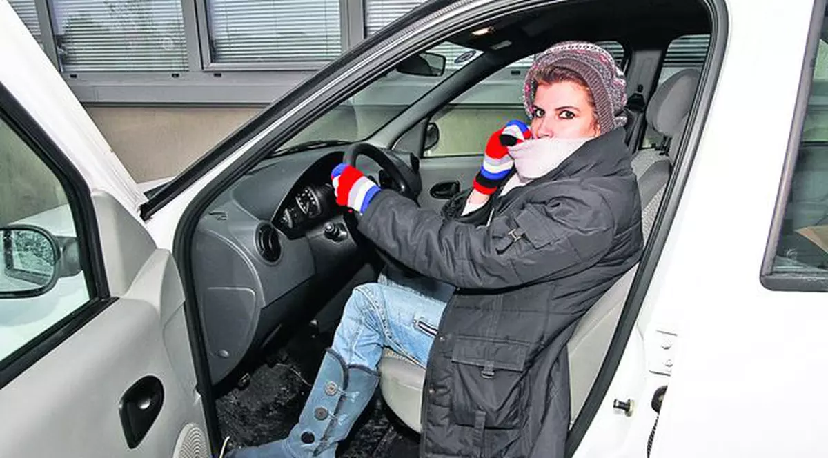 Cum să NU te îmbraci iarna, la volan