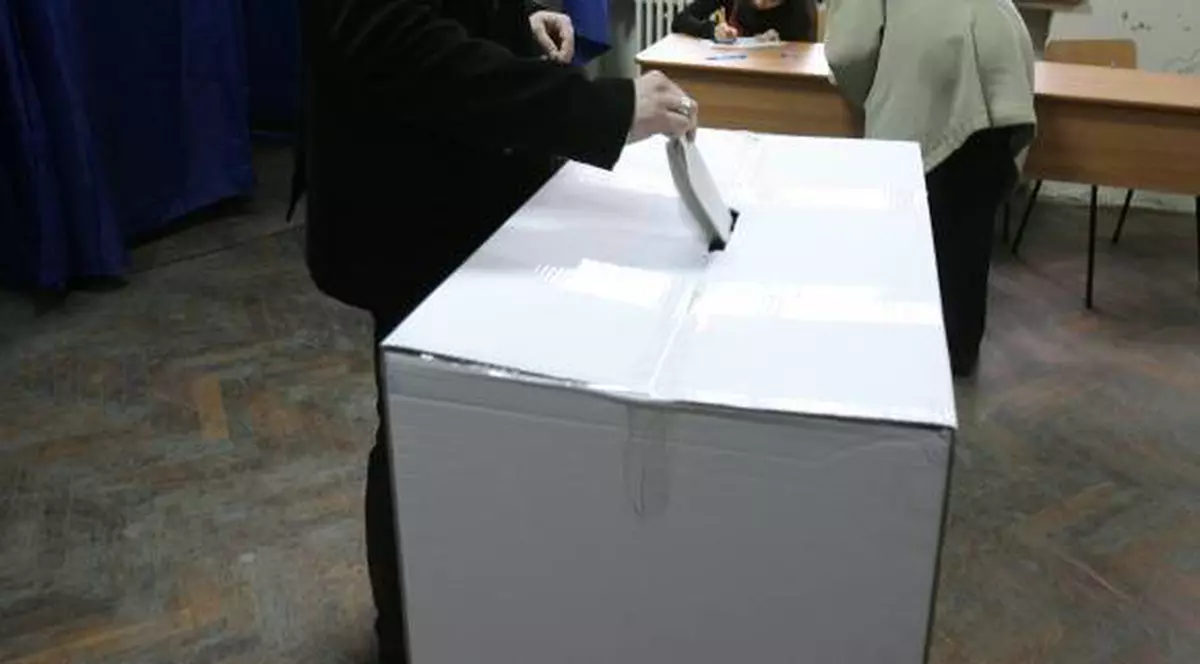 Alegeri parlamentre 2012. BEC: 4,52% dintre români au mers la vot până la ora 10.00