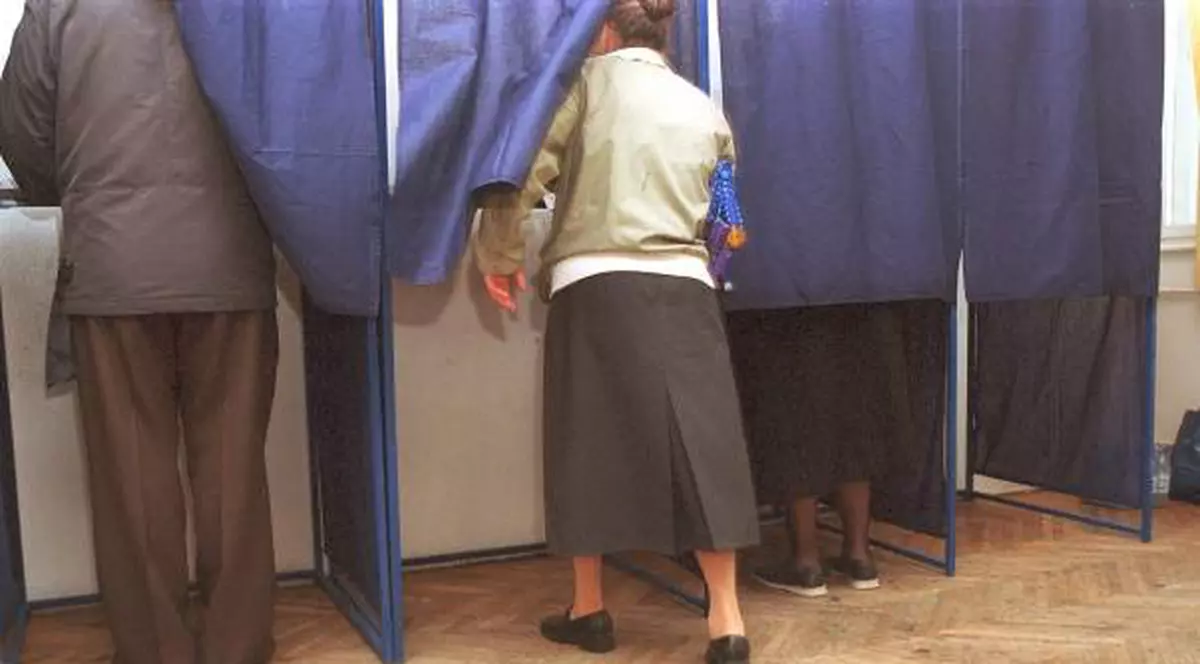 Alegeri parlamentare 2012. Iată ce calcule îşi face Hrebenciuc despre rezultatul votului