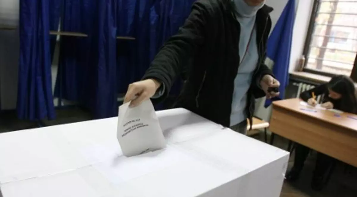 Alegeri parlamentare 2012. Un bărbat a făcut stop cardiac într-o secţie de votare 