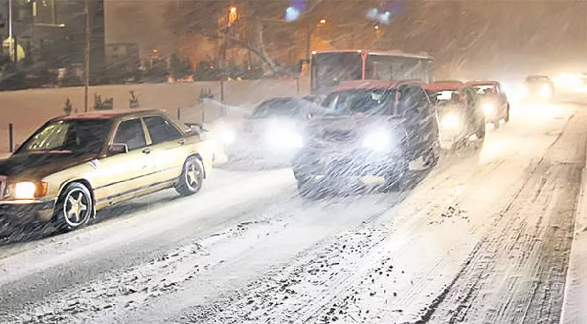 DRUMURI BLOCATE din cauza viscolului!